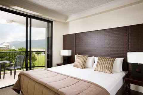 Mantra Esplanade - eAccommodation 8