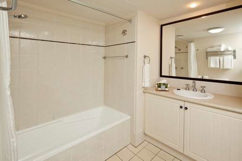 Mantra Esplanade - eAccommodation 10