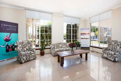 Winning Post Motel - eAccommodation 2