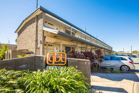 Nightcap at Golden Beach Tavern - eAccommodation 0