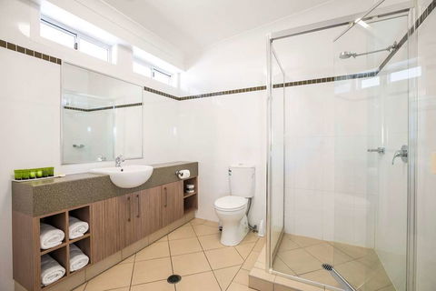 Nightcap at Golden Beach Tavern - eAccommodation 14