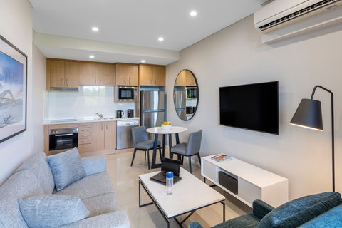 Meriton Suites Waterloo - eAccommodation 1