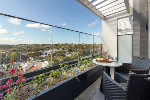 Meriton Suites Bondi Junction - eAccommodation 1