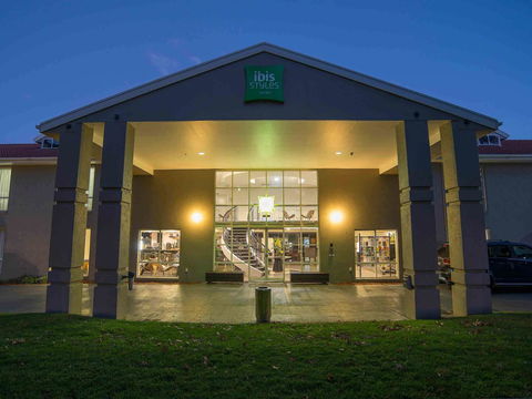 Ibis Styles Canberra - eAccommodation 0