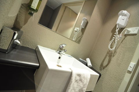 Pavilion On Northbourne - eAccommodation 21