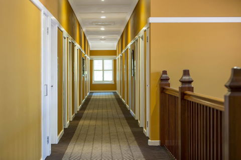Hotel Kurrajong Canberra - eAccommodation 16