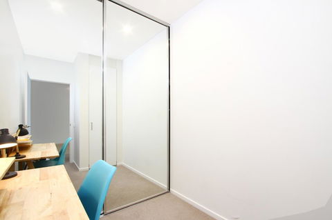 IQ Smart Apartments 704 Braddon ACT - eAccommodation 1