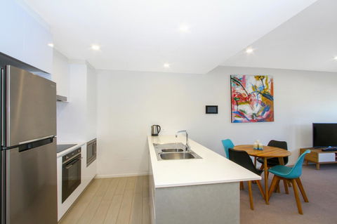 IQ Smart Apartments 704 Braddon ACT - eAccommodation 4