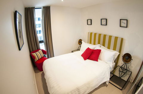 KUI - Manhattan Apartments - eAccommodation 14