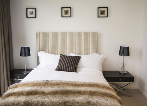 KUI - Manhattan Apartments - eAccommodation 9