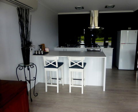Lure Bed And Breakfast - eAccommodation 4
