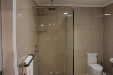 Lure Bed And Breakfast - eAccommodation 8