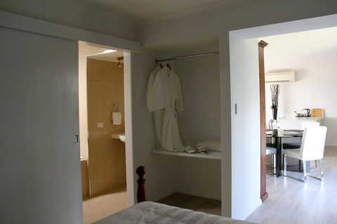 Lure Bed And Breakfast - eAccommodation 5