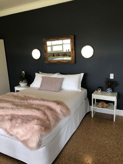 The Lake House Retreat - eAccommodation 3