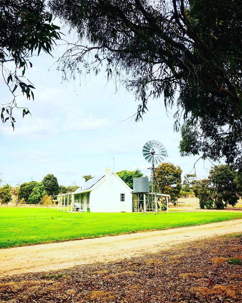 The Lake House Retreat - eAccommodation 9