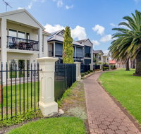Port Adelaide Harbourside House - eAccommodation