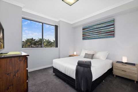 Lakeside Waterfront Apartment The Entrance - eAccommodation 7