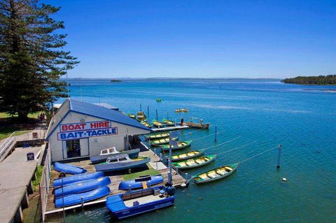 Lakeside Waterfront Apartment The Entrance - eAccommodation 36