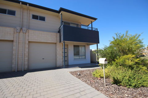 Wallaroo Marina Apartments - eAccommodation 32