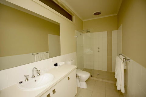 Wallaroo Marina Apartments - eAccommodation 12