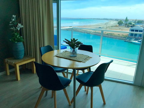 Ocean View Luxury Apartment & Suite - eAccommodation 21