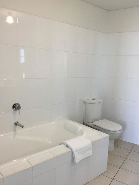 Wallaroo Marina Waterfront Luxe Apartment - eAccommodation 19