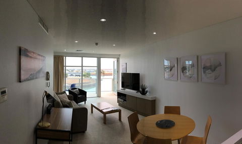 Wallaroo Marina Waterfront Luxe Apartment - eAccommodation 1