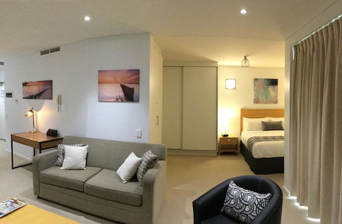 Wallaroo Marina Waterfront Luxe Apartment - eAccommodation 8