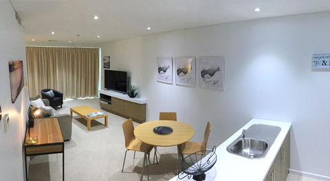 Wallaroo Marina Waterfront Luxe Apartment - eAccommodation 4