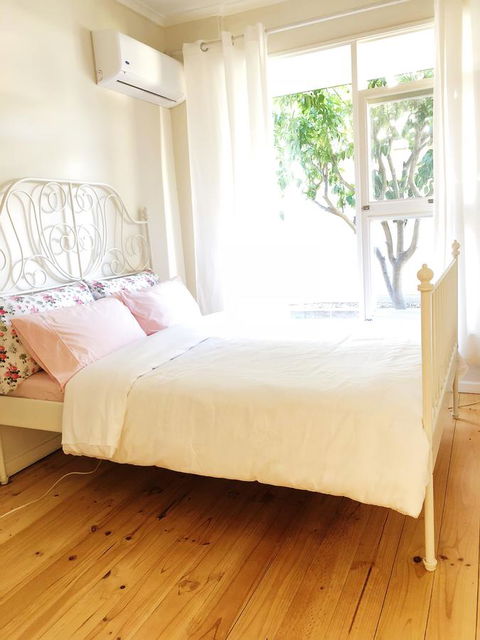 Beautiful Garden House - eAccommodation 12