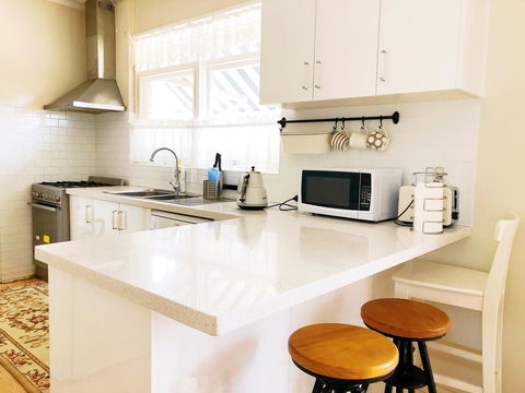 Beautiful Garden House - eAccommodation 15