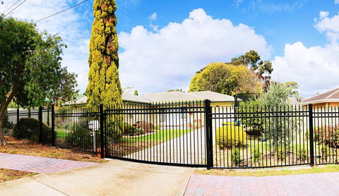 Beautiful Garden House - eAccommodation 7