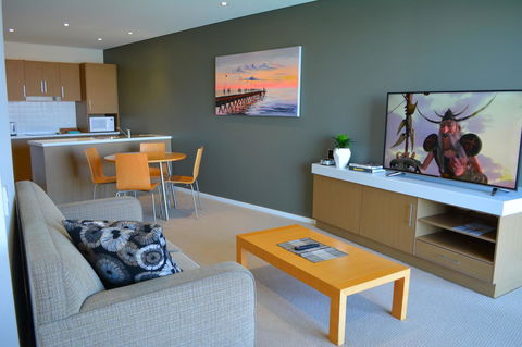 Wallaroo Marina Luxury Apartment - eAccommodation 9