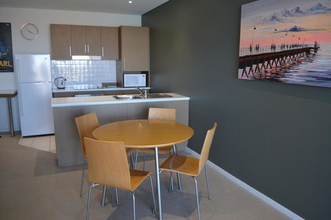 Wallaroo Marina Luxury Apartment - eAccommodation 19