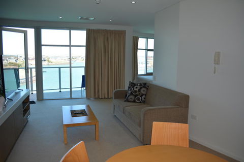 Wallaroo Marina Luxury Apartment - eAccommodation 26