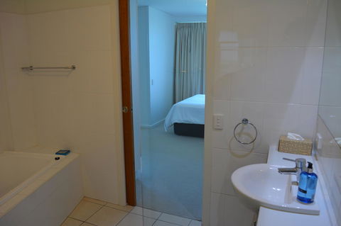 Wallaroo Marina Luxury Apartment - eAccommodation 20
