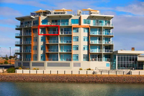 Wallaroo Marina Luxury Apartment - eAccommodation 0