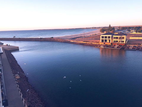Wallaroo Marina Luxury Apartment - eAccommodation 25