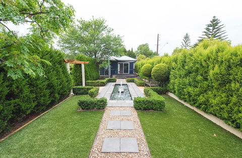 S T U D I O 22 Peaceful Retreat With Garden Views - eAccommodation 5
