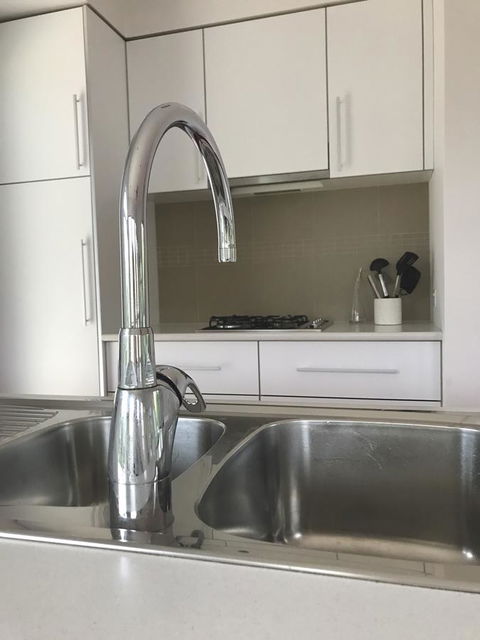 S T U D I O 22 Peaceful Retreat With Garden Views - eAccommodation 7