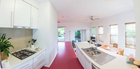 S T U D I O 22 Peaceful Retreat With Garden Views - eAccommodation 4