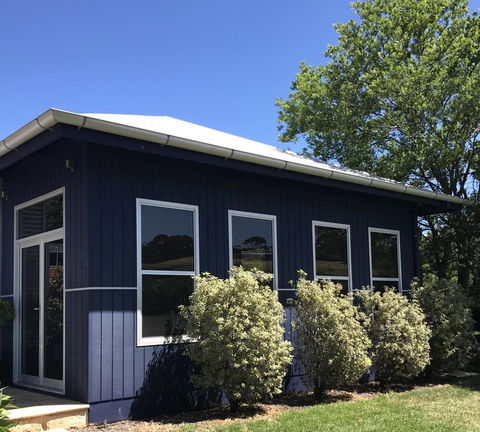 S T U D I O 22 Peaceful Retreat With Garden Views - eAccommodation 15