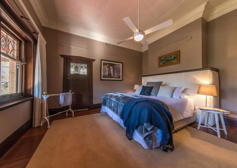 The Tudor House - eAccommodation 2