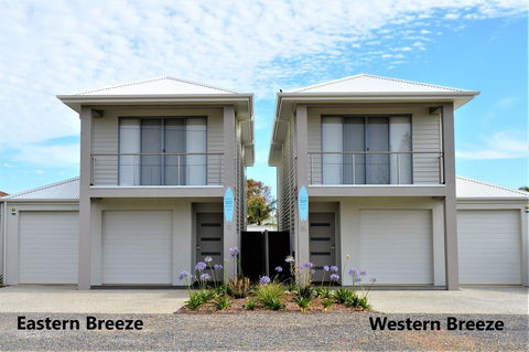 Eastern Breeze - eAccommodation 38
