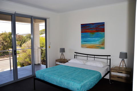 Eastern Breeze - eAccommodation 26