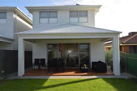 Eastern Breeze - eAccommodation 13