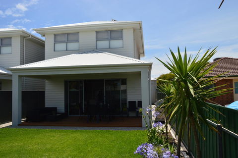 Eastern Breeze - eAccommodation 10