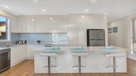 Eastern Breeze - eAccommodation 19
