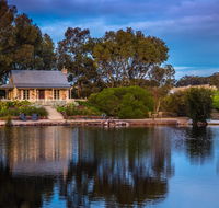 Stonewell Cottages and Vineyards