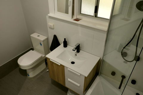 The Purple Door On Seaview - eAccommodation 15